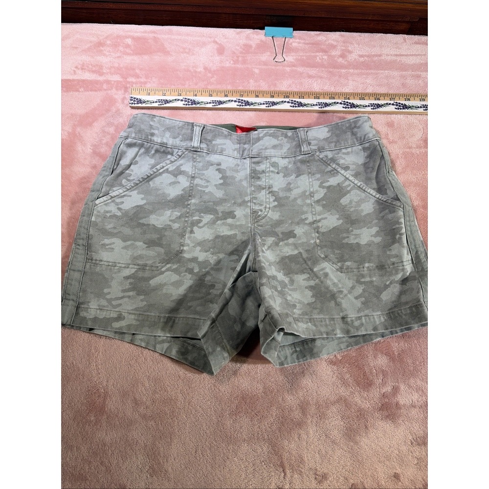 SPANX Stretch Twill Shorts In Stonewash Camo  Size Large. Tummy Control.